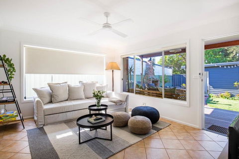 Amaroo - Pet Friendly - 2 Mins Walk To Beach - Outdoor Fireplace - Taree Accommodation 2