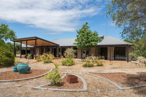 Amaroo - Taree Accommodation 1