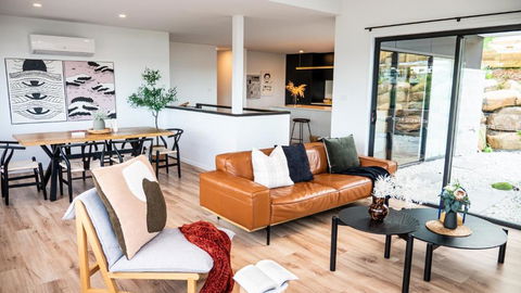 Amazing View Architech Home 8Minutes To Hobart CBD - Taree Accommodation 0