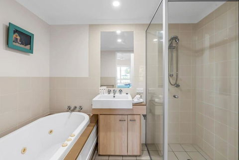 Amphora Palms - By Reef Stays - Taree Accommodation 4