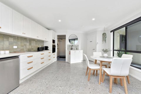 Anaka Retreat - Taree Accommodation 1
