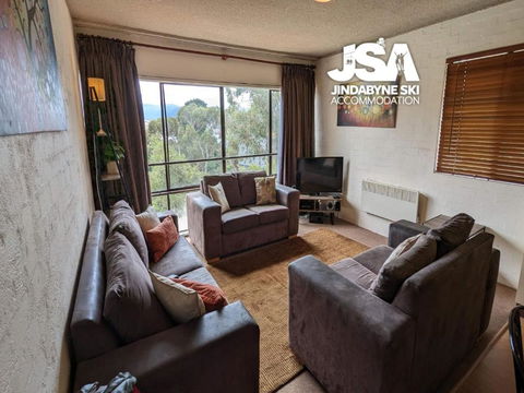 Alpine Mountain View Kirwan 48 - Taree Accommodation 0