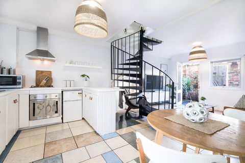 Amazing Apartment, Beautiful Location - FREE WIFI - Taree Accommodation 0