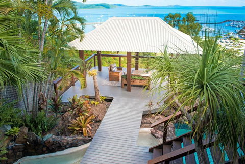 Airlie Beach Seaviews - Taree Accommodation 4