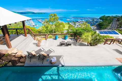 Airlie Beach Seaviews - Taree Accommodation 1