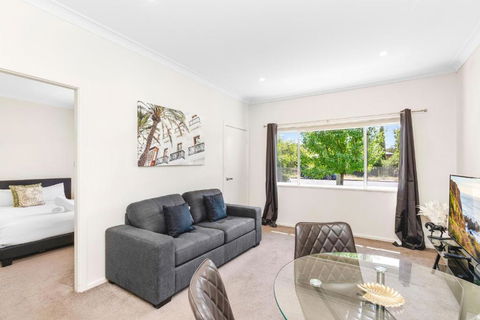 Altus Wagga Apartments - Taree Accommodation 4