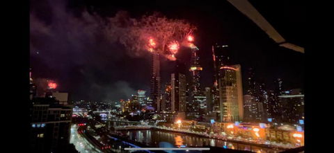 Aura2107, 2 Bedroom Apartment With Balcony, Stunning Yarra River And City Views - Taree Accommodation 3