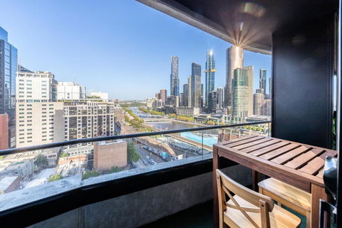 Aura2107, 2 Bedroom Apartment With Balcony, Stunning Yarra River And City Views - Taree Accommodation 0