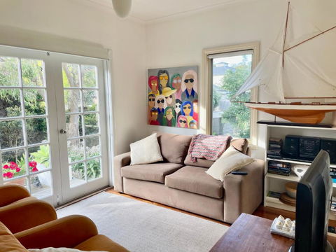 Artist Apartment Between Beach And Main - Taree Accommodation 0