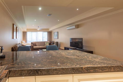 Apartment 2, 9 River Lane Mannum - Taree Accommodation 2