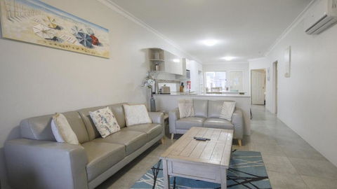 Apartment 5 - The Meridian - Taree Accommodation 3