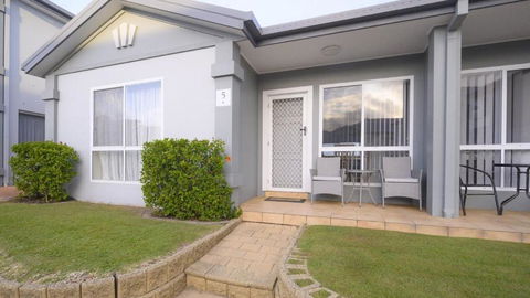 Apartment 5 - The Meridian - Taree Accommodation 0