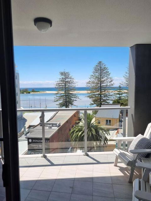 Apartment At The Entrance - Taree Accommodation 0