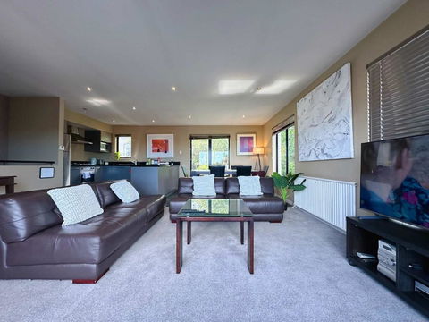 Apartment On Star Unit 1 - Taree Accommodation 2
