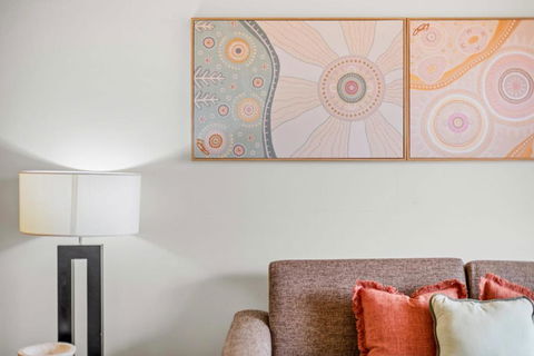 Apartment With City Views In East Perth - Taree Accommodation 4