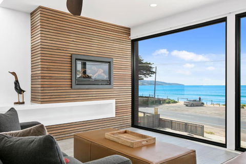 Apollo Bay Beach House - Taree Accommodation 0
