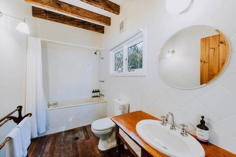 Apple Tree Cottage - An Idyllic Country Reset - Taree Accommodation 2