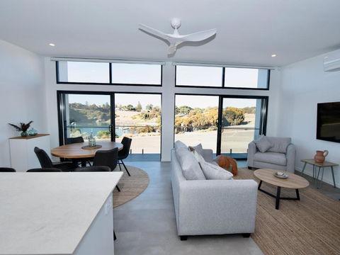 Apt02-The SS James Comrie - Taree Accommodation 0