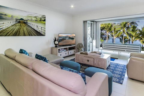 Aqua Aura - Bask In Beachfront Living - Taree Accommodation 1
