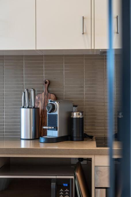 Aqua By The Sea - 1BR, Beachfront, Pool & Gym - Taree Accommodation 2