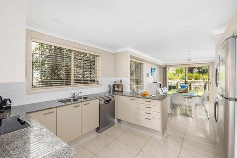 Aqua Lagoon - Great Family Beach Getaway - Taree Accommodation 4