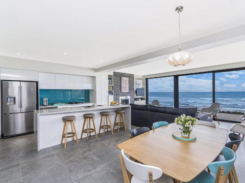 Aqua Mist Seascape - Taree Accommodation 2
