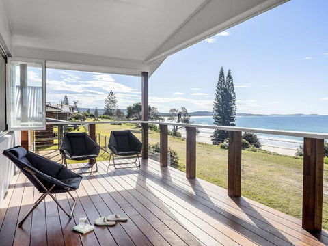 Aqua Vista - Taree Accommodation 0
