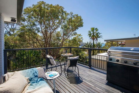 Aqua Vistas - Coastal Gem With Serene Spa Experience - Taree Accommodation 2