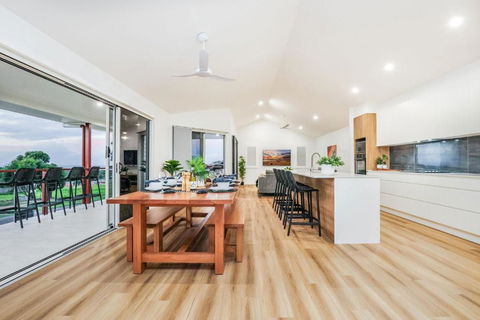 Aquatic Abode - Taree Accommodation 0