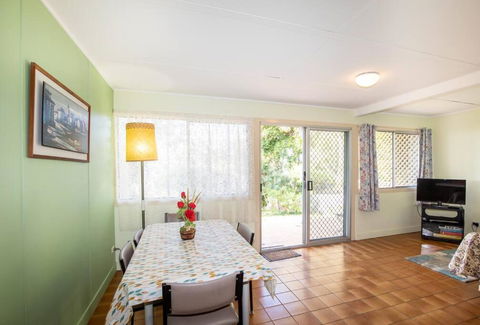 ARCADIA -Straddie Original 3 Bedroom House With Ocean Views - Taree Accommodation 1