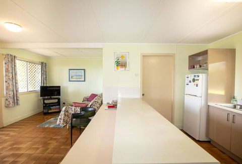 ARCADIA -Straddie Original 3 Bedroom House With Ocean Views - Taree Accommodation 2