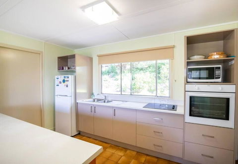 ARCADIA -Straddie Original 3 Bedroom House With Ocean Views - Taree Accommodation 3