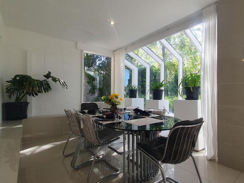 Architectural Comfy 2B&2B Home With A Garden View Close To A Lake And Yarralumla Shopping Centre - Taree Accommodation 1