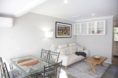 Armidale Cottage - All You Need On Taylor - Taree Accommodation 0