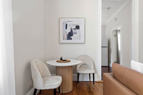 Art Deco W Modern Twist 1Bed 1Bath 1Car New Farm - Taree Accommodation 1
