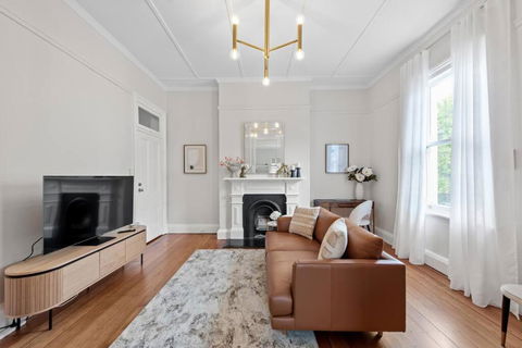 Art Deco W Modern Twist 1Bed 1Bath 1Car New Farm - Taree Accommodation 2
