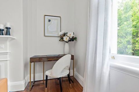 Art Deco W Modern Twist 1Bed 1Bath 1Car New Farm - Taree Accommodation 3