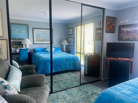 Art House Blue Room - Taree Accommodation 0