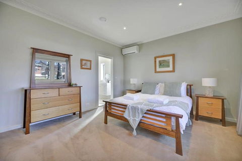 Art House On Anson - Artistic Haven, Spa, Pets - Taree Accommodation 1