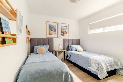 Artist Retreat With HUGE Entertaining Balcony - Taree Accommodation 3