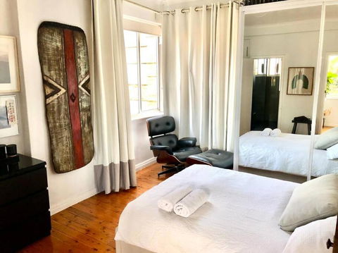Artistic, Spacious And Comfortable 1 Bedroom Apartment - Taree Accommodation 0