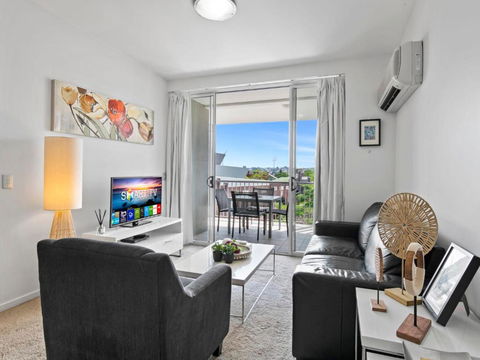 Artsy Destination Compact & Cosy 2 BR Apart At Valley - Taree Accommodation 4
