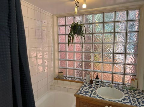 Artsy North Melbourne 2-Bedder - Taree Accommodation 1