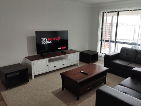 Ascot Gardens Serviced Apartments - Taree Accommodation 4