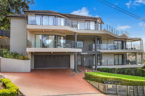 Ash Sienna - Taree Accommodation 1