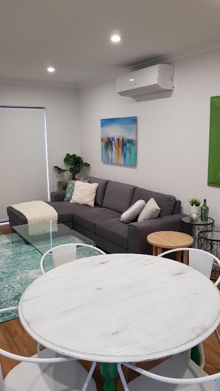 At Home Apartments - Taree Accommodation 4