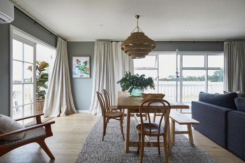 Aurora - Beachside Beauty - Taree Accommodation 2