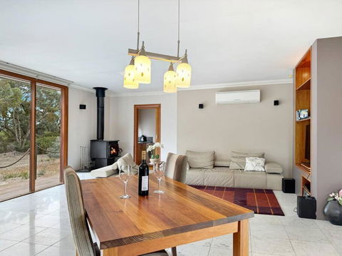 Aurora Cottages - Mountain View - Taree Accommodation 4