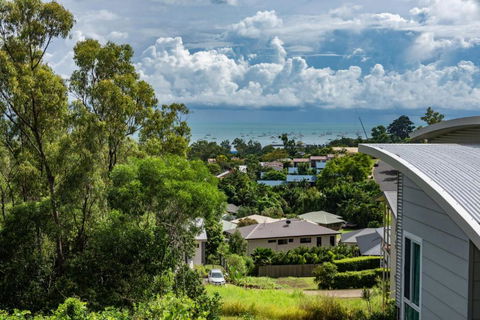 Austinmer - Cannonvale - Taree Accommodation 2