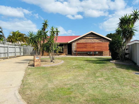 Avoca House - Taree Accommodation 1